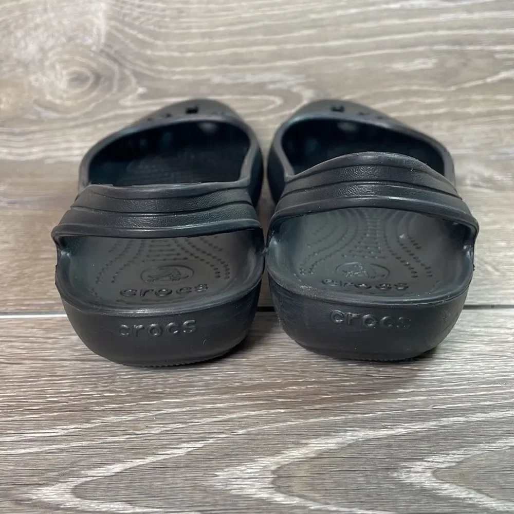 Crocs Thea Slingback Slip On Women’s Size 9 Black Rubber Sandals